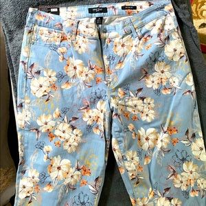 Nine West Capri pants